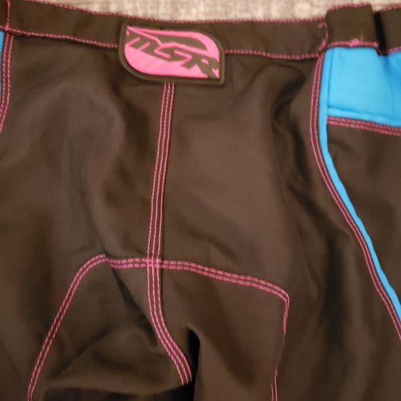 MRS Gem Over the Boot MX Convertible 2 in 2 pants/shorts.Black/Pink Womens Pants - Picture 7 of 16